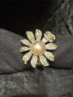 CHANEL Flower Ring with Cream Pearl and Yellow Crystals